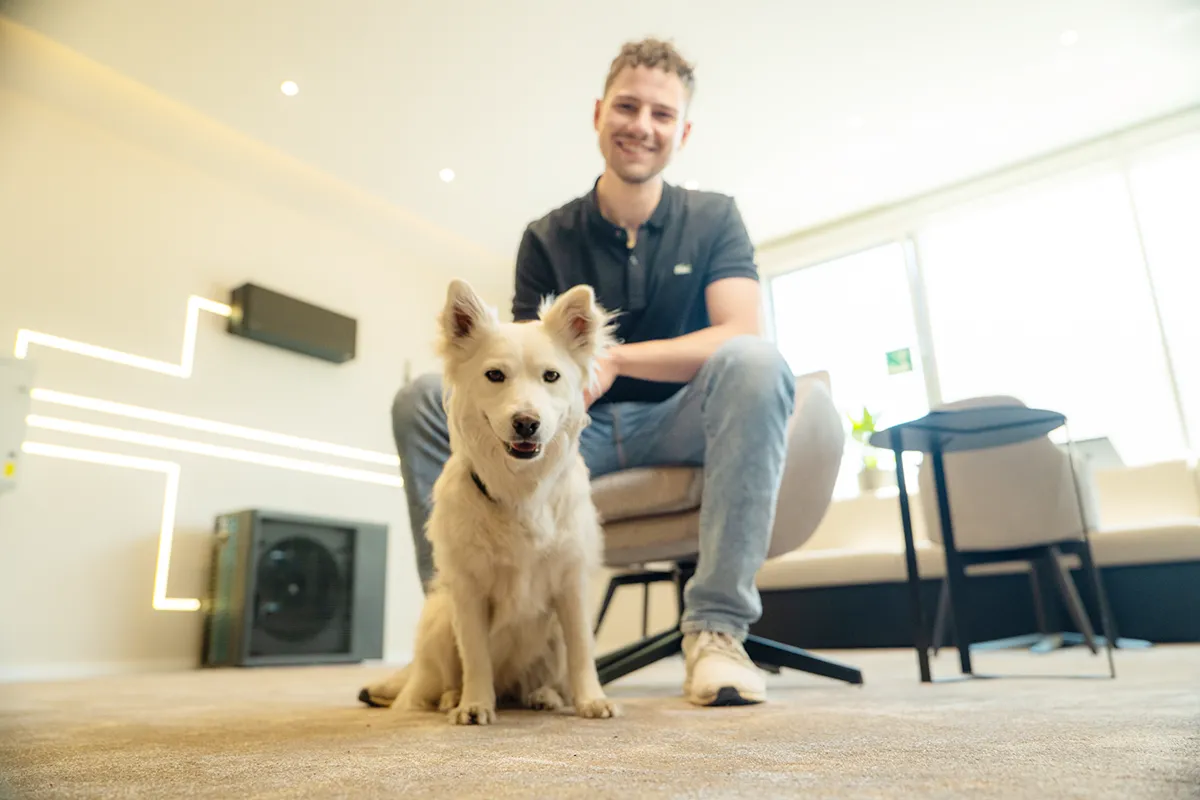 Jobs & Karriere bei PEC: Der PEC Bürohund