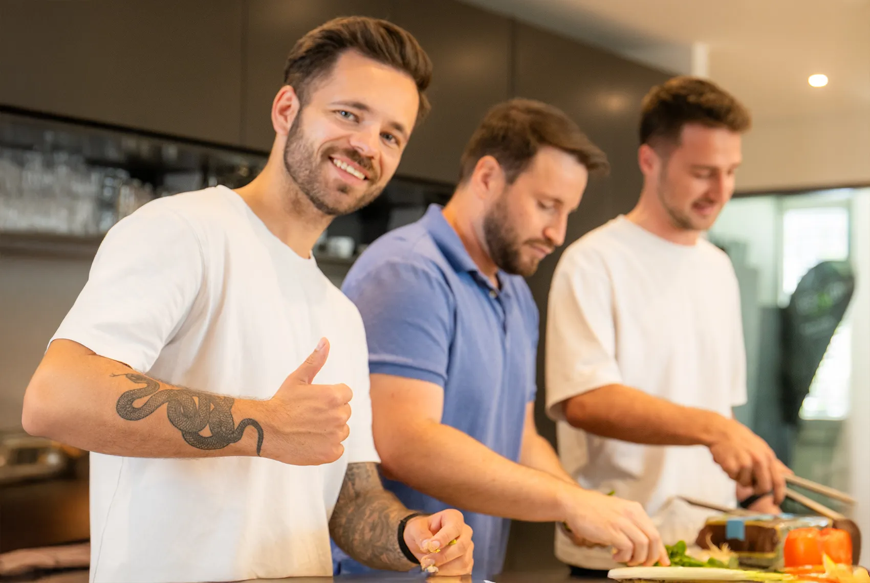Jobs & Karriere bei PEC: Das PEC Team kocht zusammen