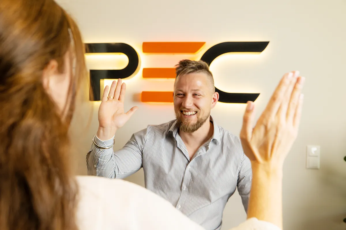 Jobs & Karriere bei PEC: Teamwork bei PEC